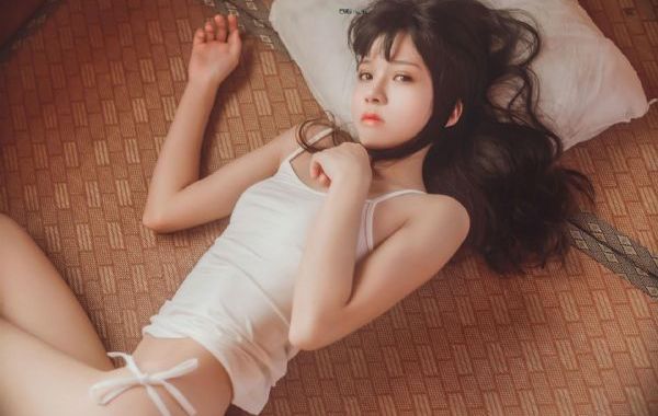 女孩堕落手册_BD英语电影完整版